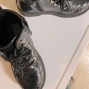 Steve Madden size 1 black boots